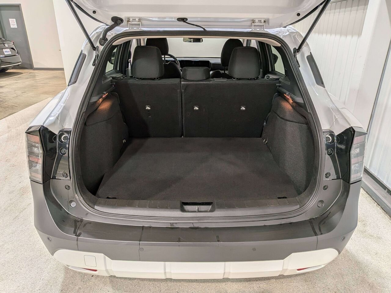 2026 Nissan Kicks SV AWD White Val-David - photo #8