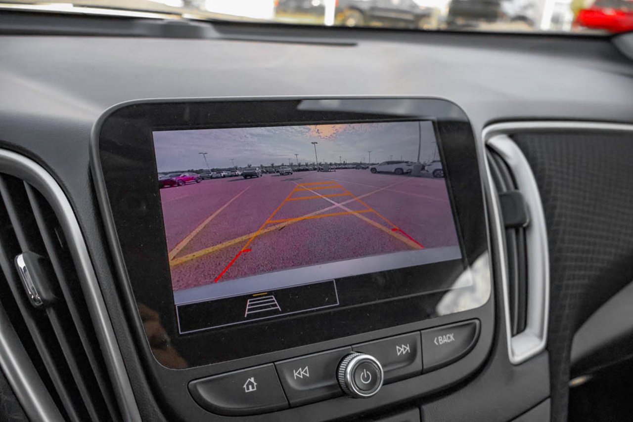 2025 Chevrolet Malibu 4dr Sdn 1LT Grey Sherwood Park - photo #24