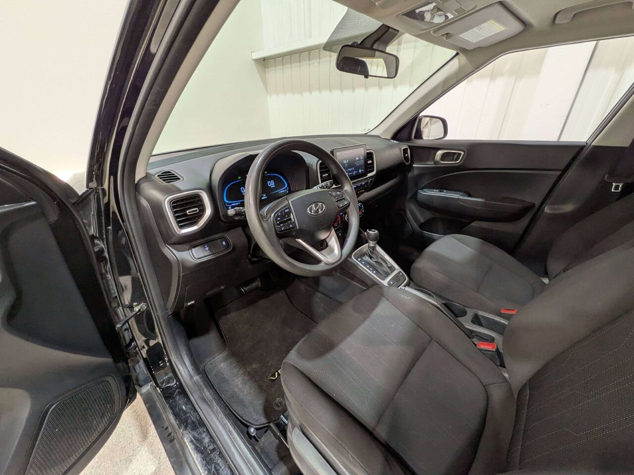 2023 Hyundai Venue Essential IVT Black Val-David - photo #9