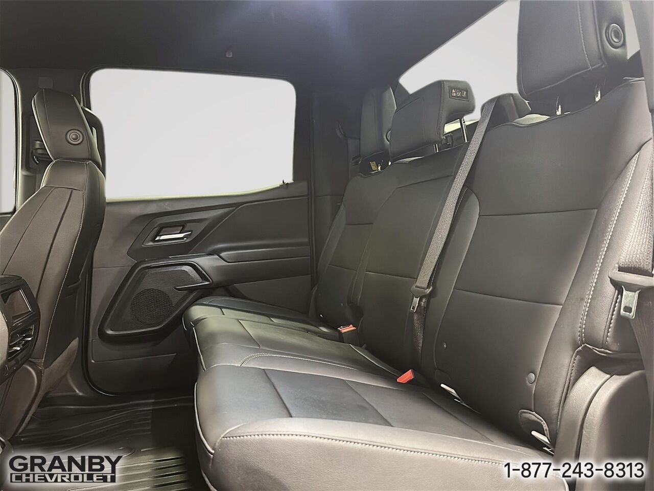 2024 Chevrolet Silverado EV WT cabine multiplace e4RM avec 4WT | G3905 White Granby - photo #8