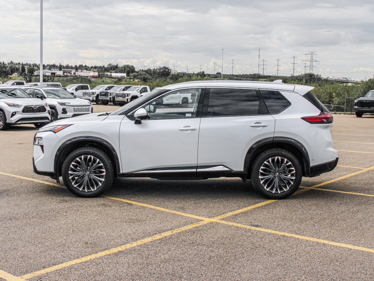 2024 Nissan Rogue AWD Platinum White Sherwood Park - photo #4