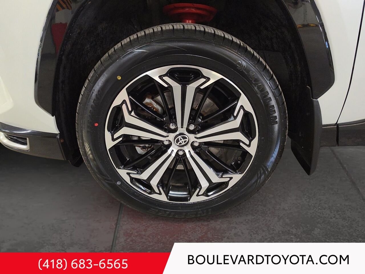 2023 Toyota RAV4 Prime 100244A-73 | XSE, AWD White Québec - photo #6