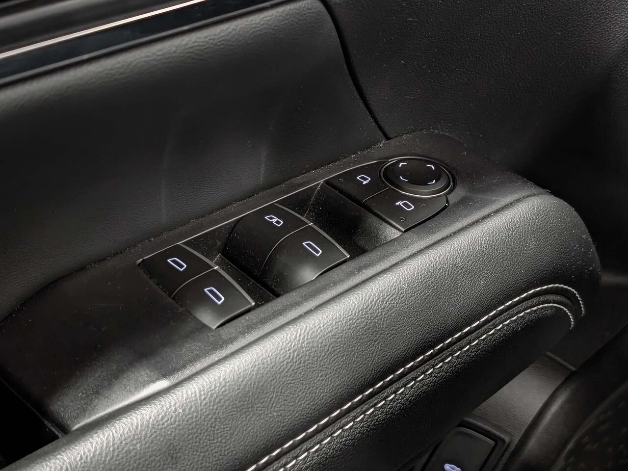 2026 GMC Terrain Denali AWD White Sherbrooke - photo #17