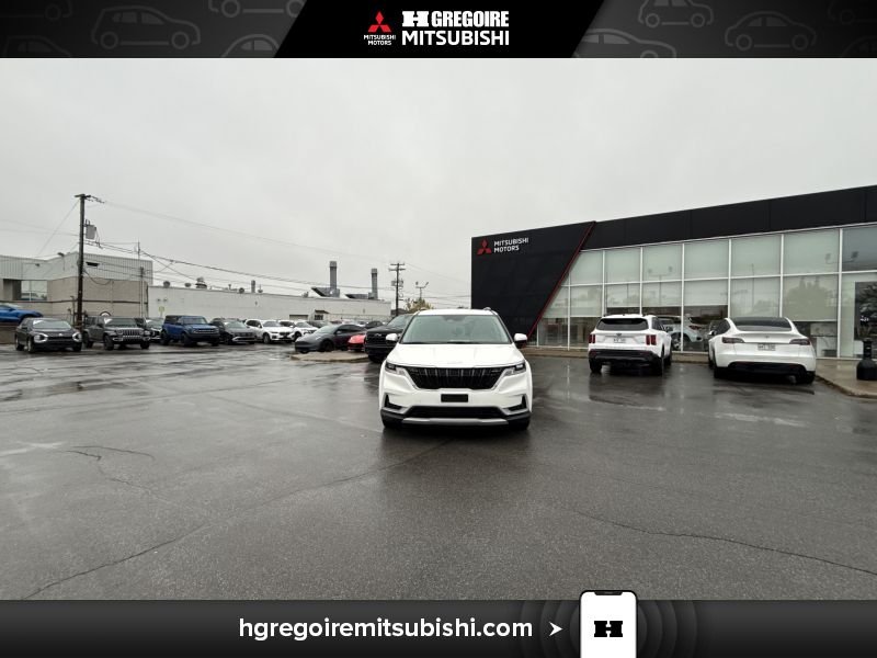2023 Kia Carnival White Laval - photo #2