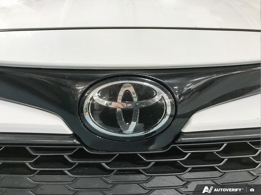 2020 Toyota Corolla Hatchback 2602172B | CVT White Edmonton - photo #8