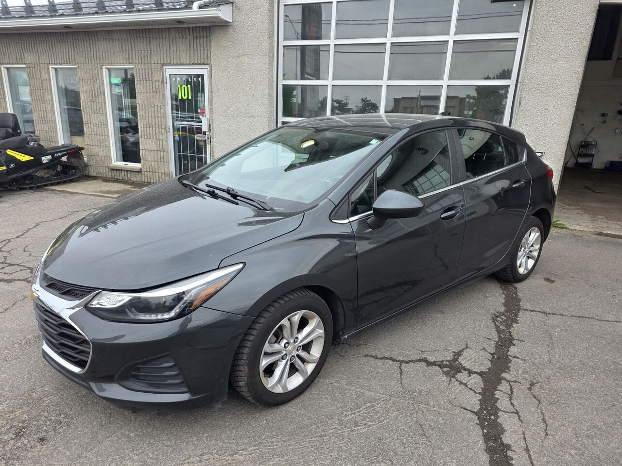 2019 Chevrolet Cruze Grey  - photo #1