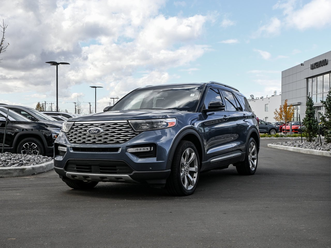 2020 Ford Explorer Platinum 4WD Blue Sherwood Park - photo #3