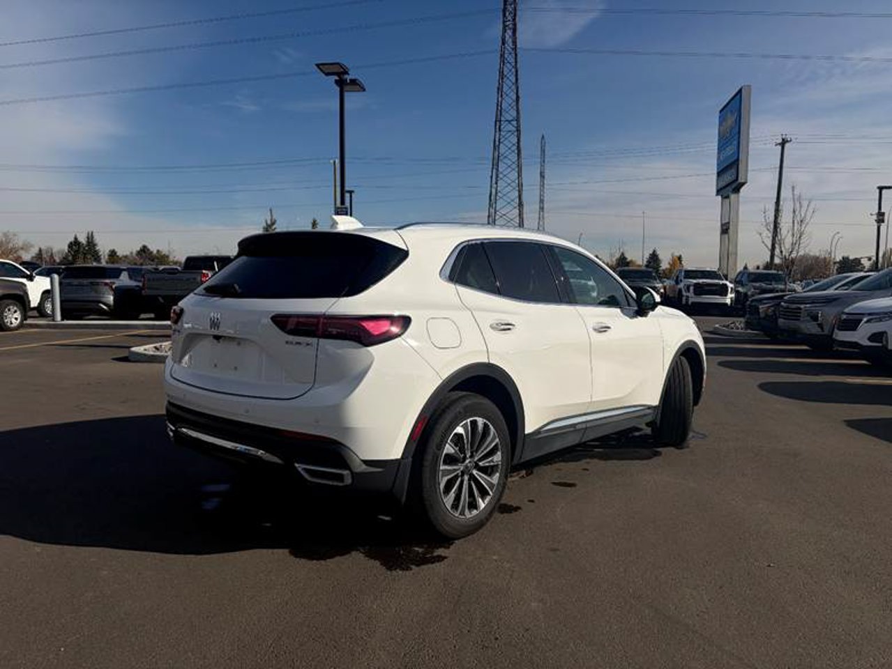 2024 Buick Envision AWD 4dr Preferred White Sherwood Park - photo #4