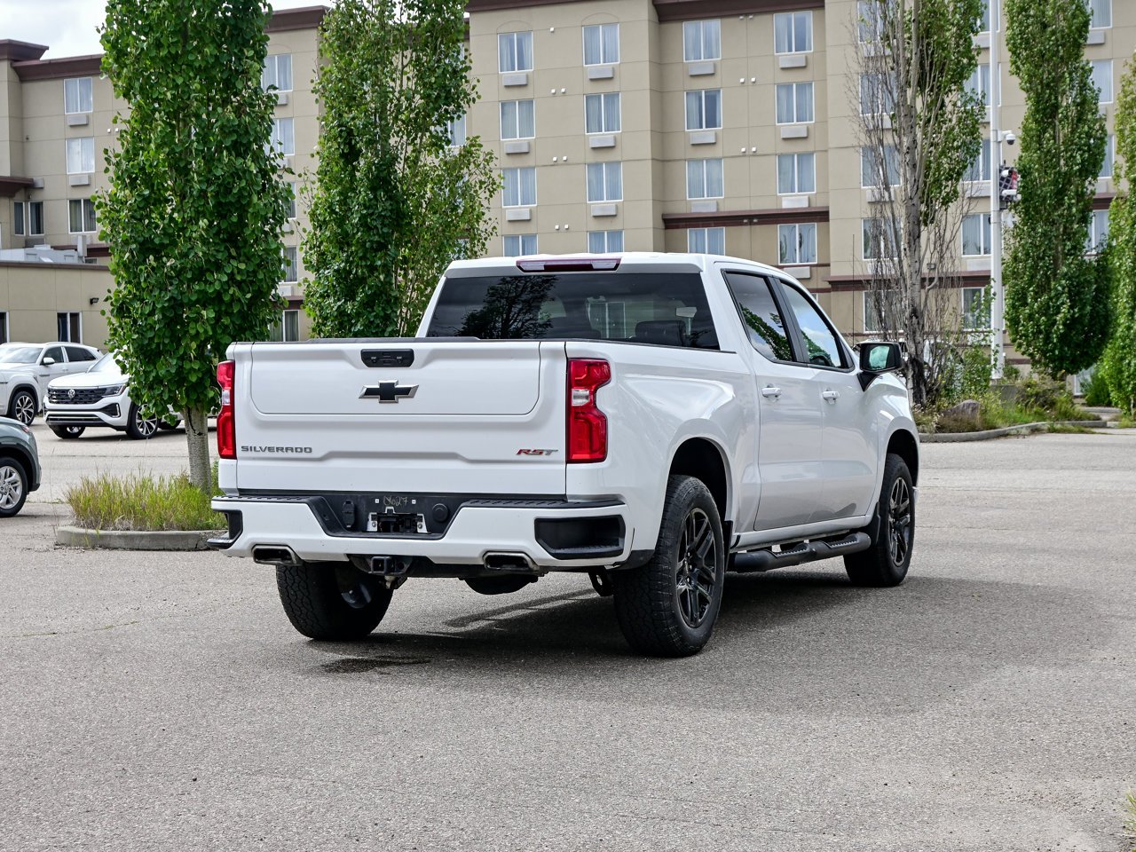 2024 Chevrolet Silverado 1500 4WD Crew Cab 147 RST White Sherwood Park - photo #12