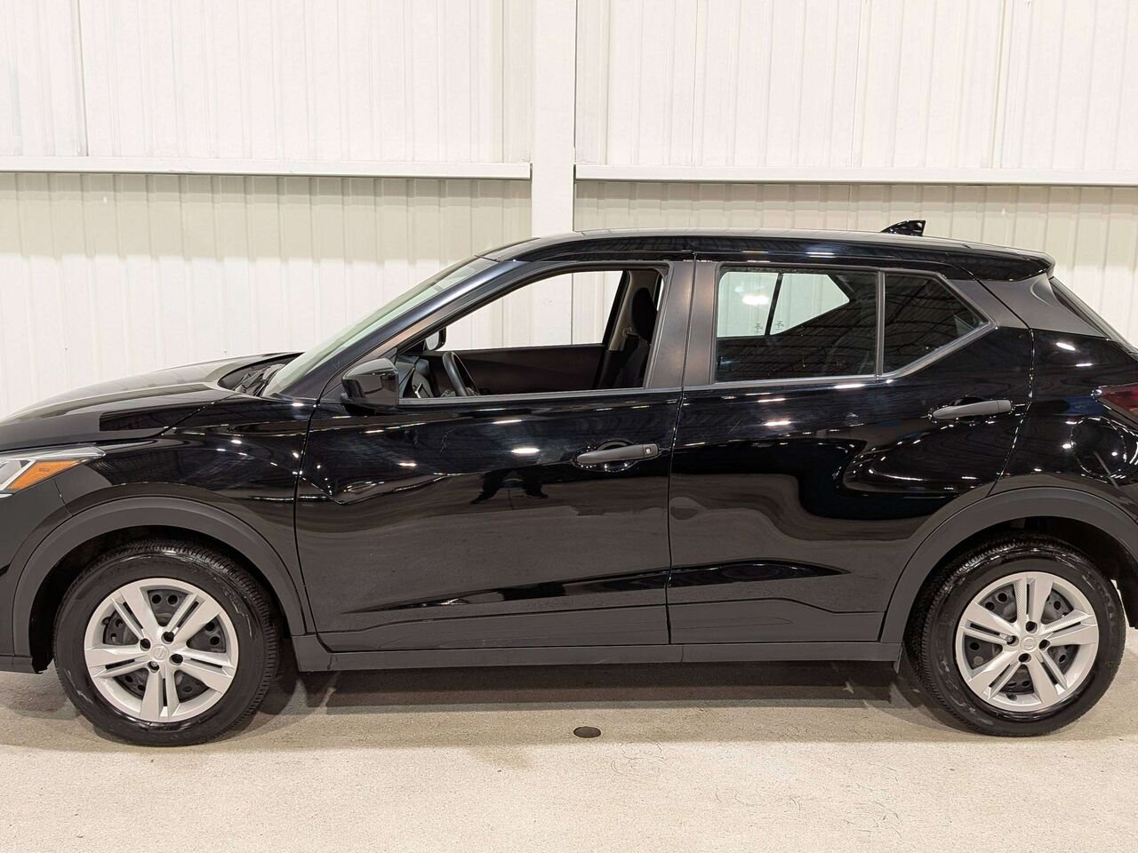 2024 Nissan Kicks S FWD Black Val-David - photo #4