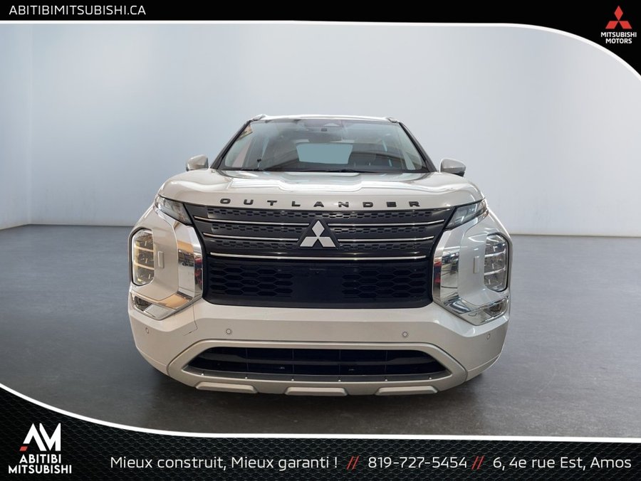 2023 Mitsubishi Outlander Plug-In Hybrid PHEV White