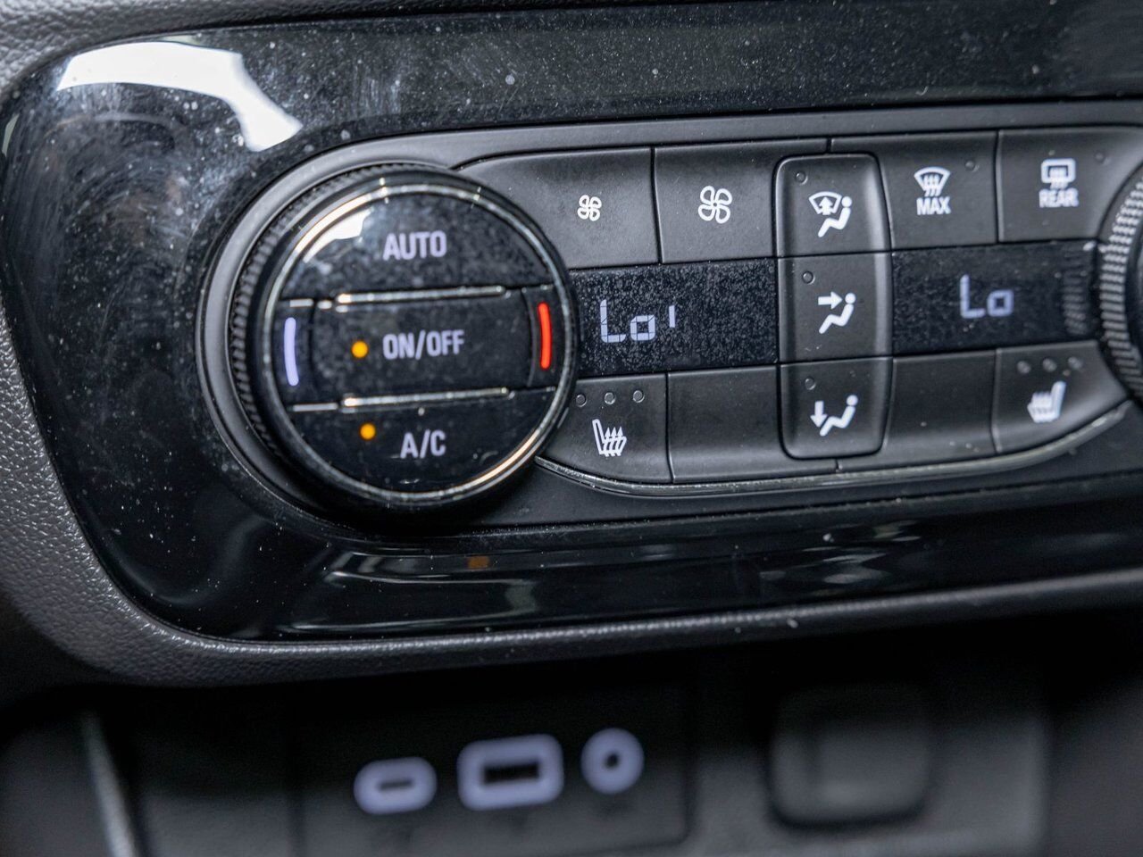 Buick Encore GX ESSENCE AWD *TOIT* SIÈGES CHAUF HAYON ELEC CARPLAY 2022 Blanc Saint-Jérôme - photo #16