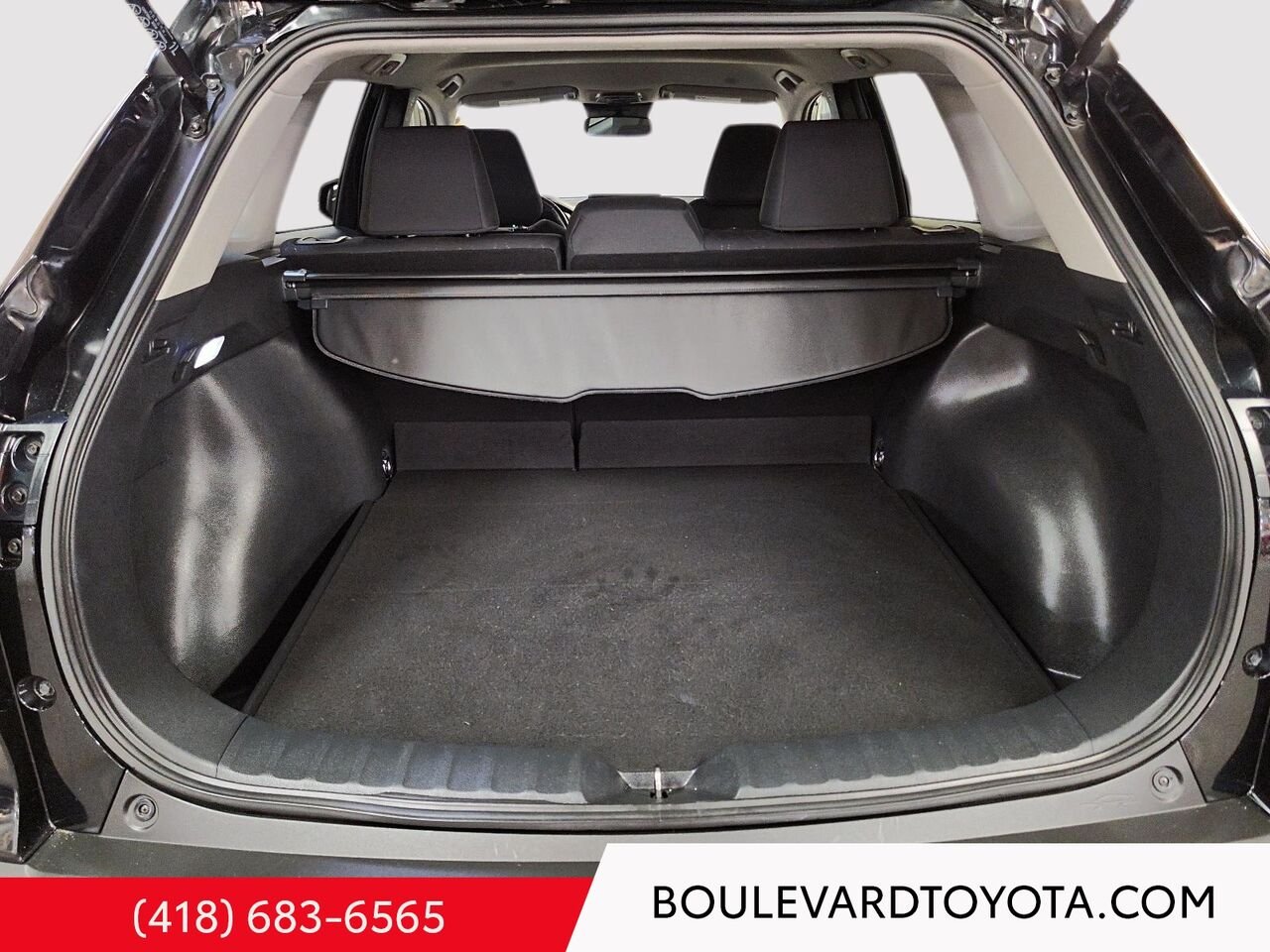 2023 Toyota Corolla Cross 100461A-77 | LE, AWD Black Québec - photo #18