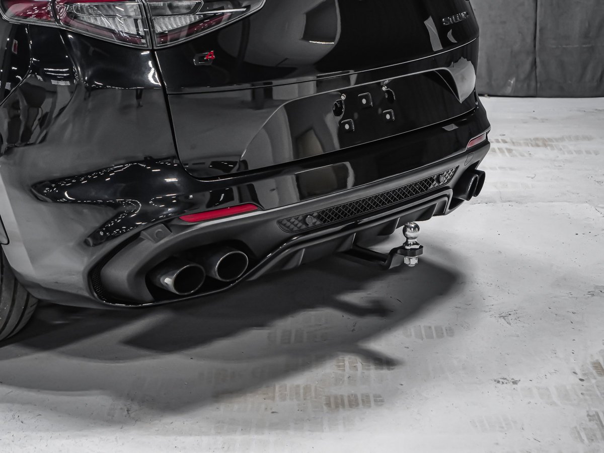 Alfa Romeo Stelvio QUADRIFOGLIO CARBONE 2024 Noir Montréal - photo #5