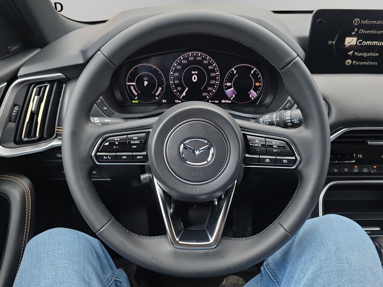 2026 Mazda CX-90 PHEV Signature PHEV, 7 passagers, toit pano, cuir, sièges ventilés Platinum Quartz Metallic Val-David - photo #9