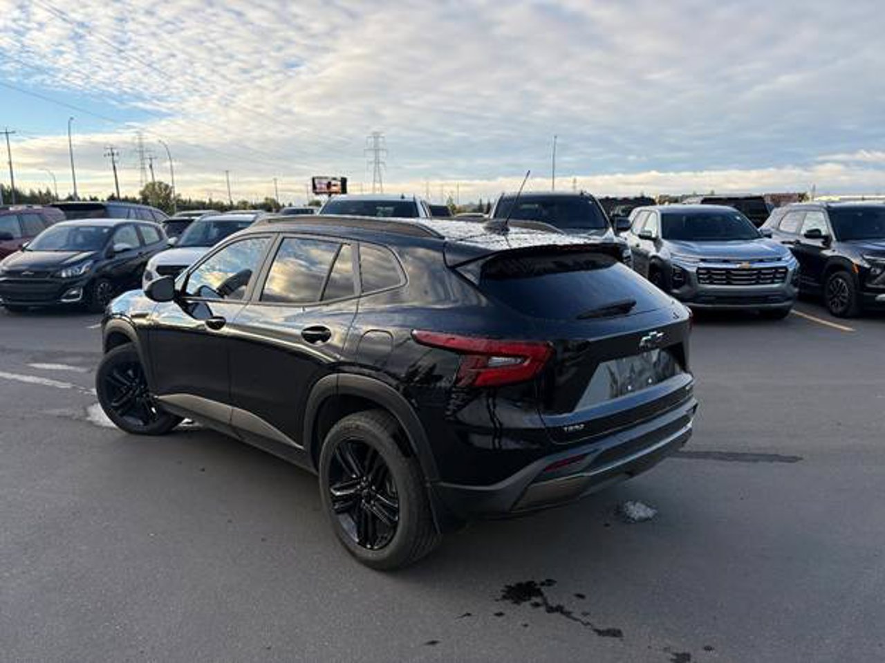 2025 Chevrolet Trax FWD 4dr ACTIV Black Sherwood Park - photo #3