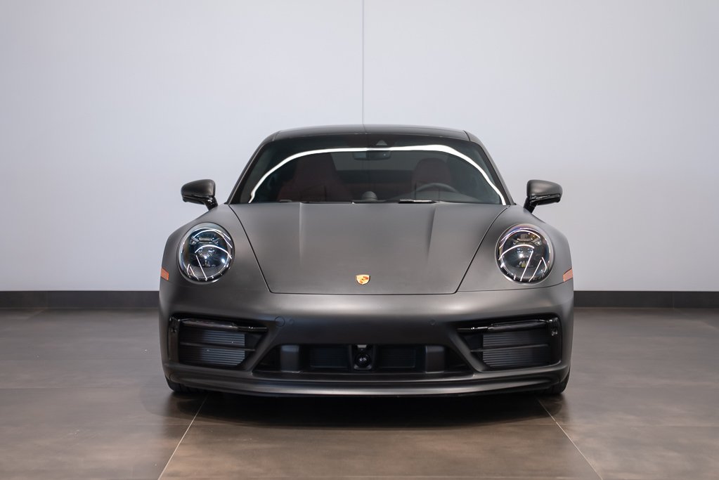 Porsche 911 Carrera 4 GTS 2024 Noir Kirkland - photo #1
