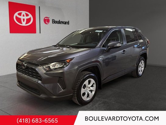 Toyota RAV4 LE 2024 Gris