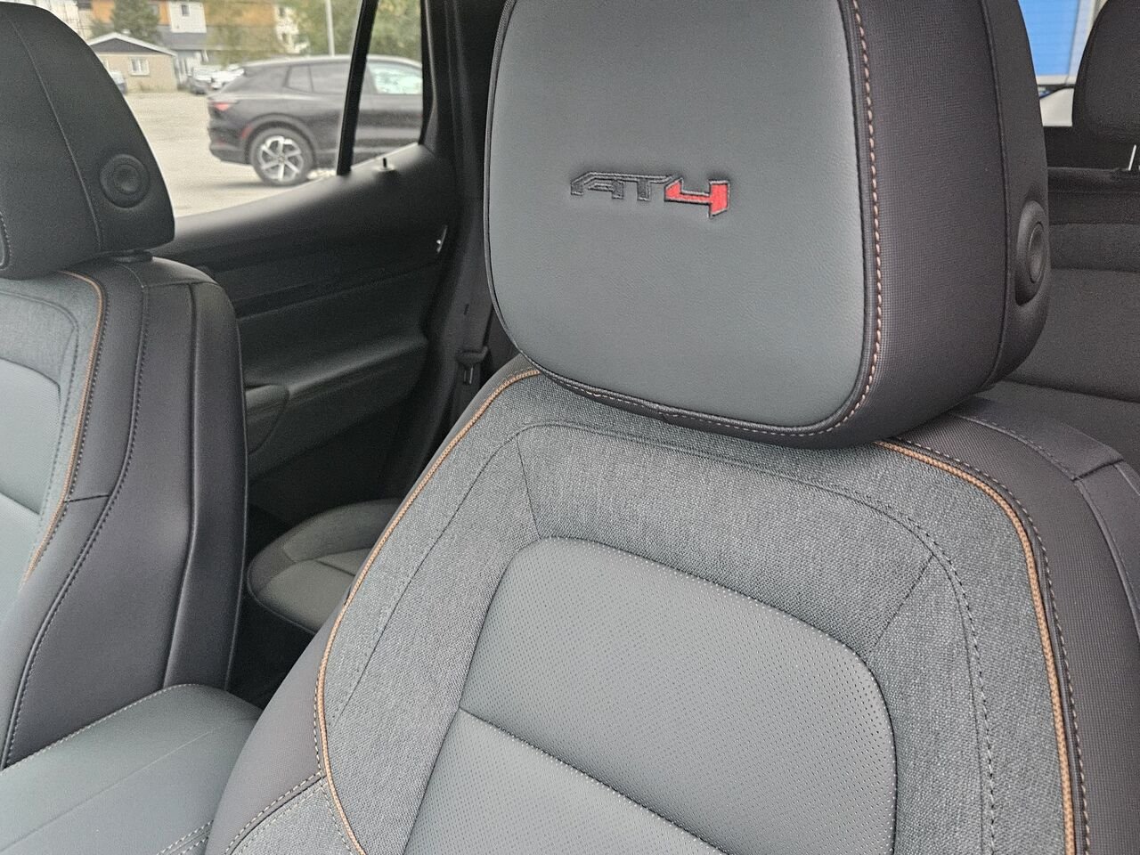 GMC Terrain AT4 4 portes TI 2027 Ébène crépuscule métallisé Thetford Mines - photo #14