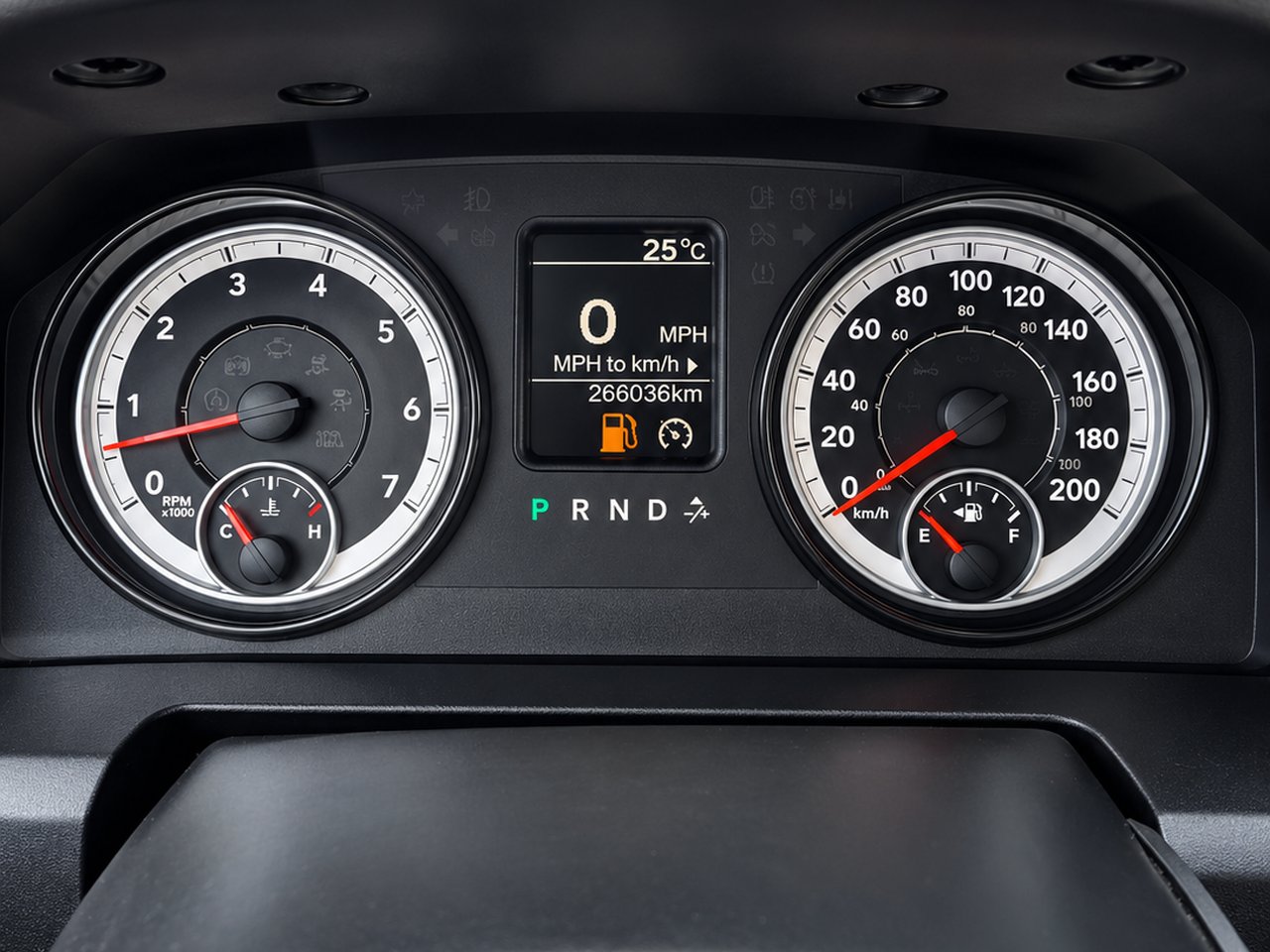 2015 Ram 1500 Hemi Black Granby - photo #14