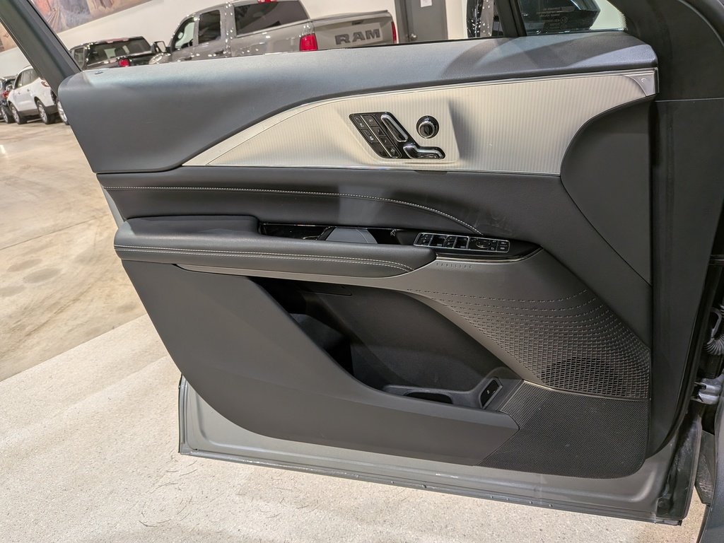 2024 Cadillac LYRIQ 4dr Tech w/1SA Grey Val-David - photo #34