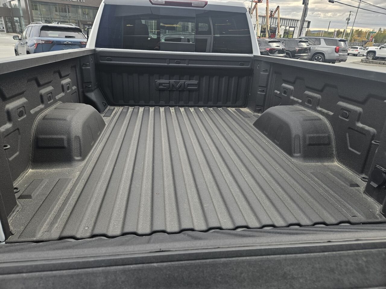GMC Sierra 1500 Elevation cabine multiplace 4RM 157 po 2026 Blanc sommet Thetford Mines - photo #19