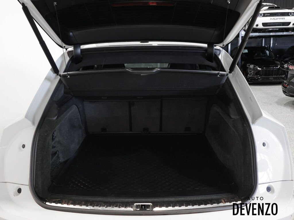 2021 Bentley Bentayga White Saint-Eustache - photo #26