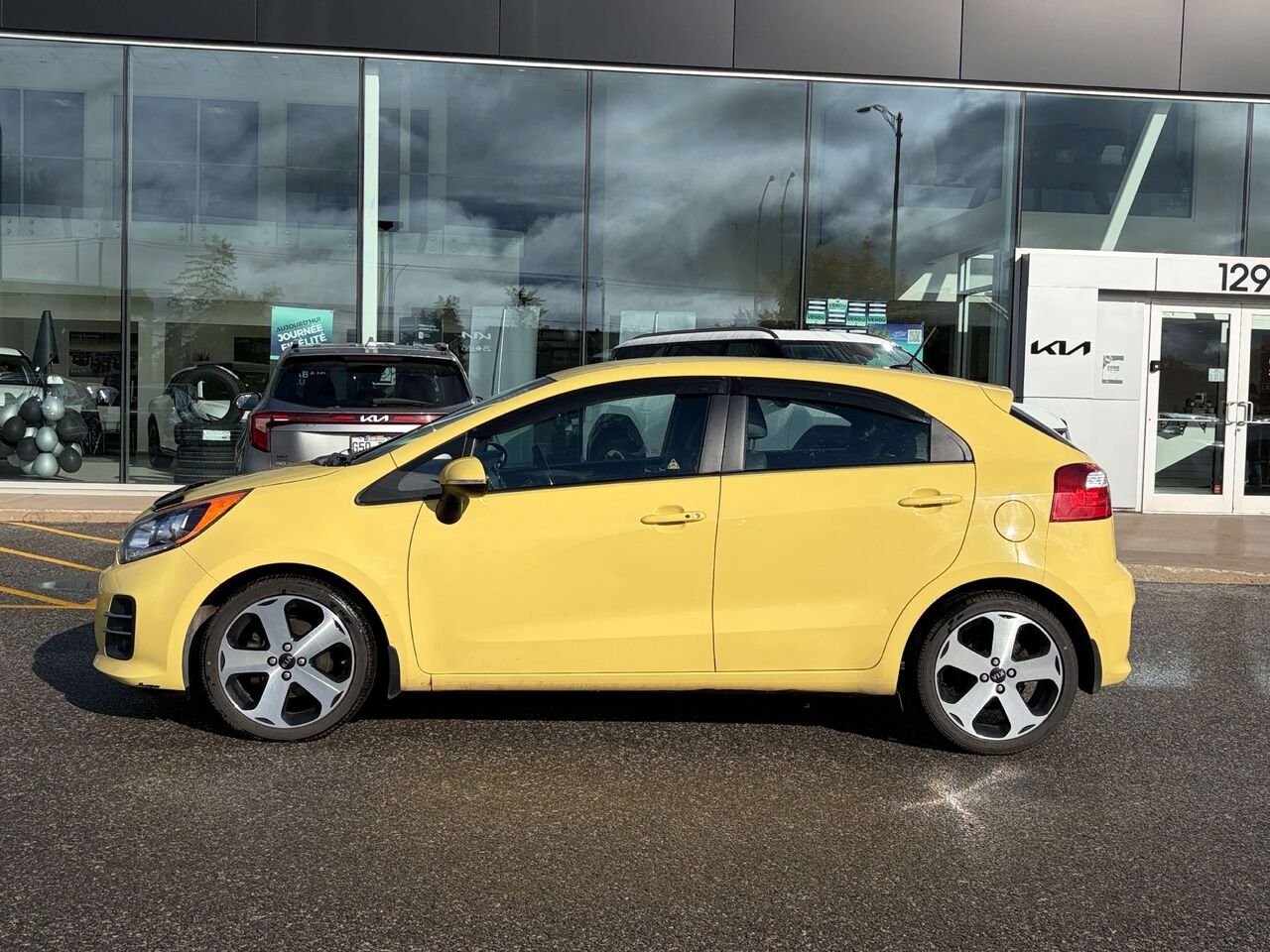 2016 Kia Rio Yellow Gatineau - photo #2
