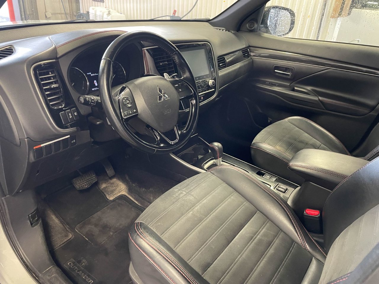 Mitsubishi Outlander ES AWD *TOIT* 7 PLACES SIÈGES CHAUFF CARPLAY USB 2020 Blanc Saint-Jérôme - photo #2