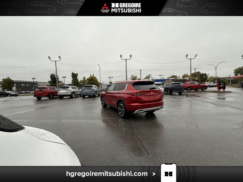 2024 Mitsubishi Outlander Red Laval - photo #7