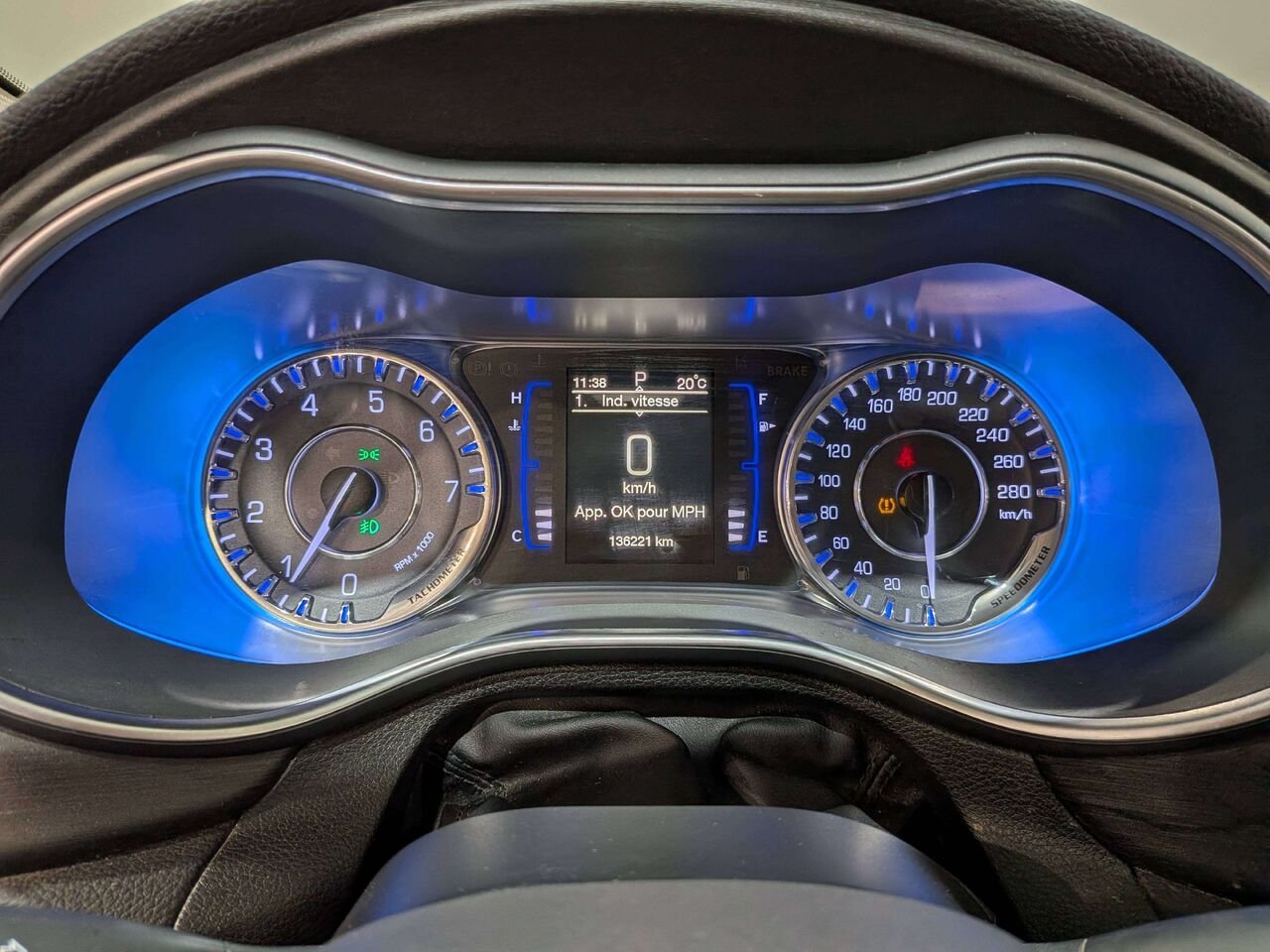 Chrysler 200 4dr Sdn Limited FWD 2016 Bleu Mirabel - photo #16