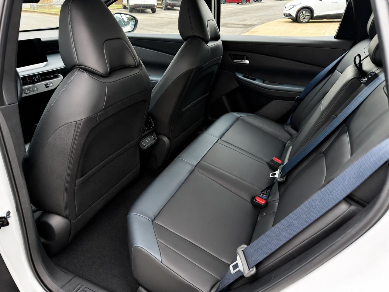 2026 NISSAN LEAF LEAF SV+ Everest White Pearl Tricoat/Black Châteauguay - photo #14