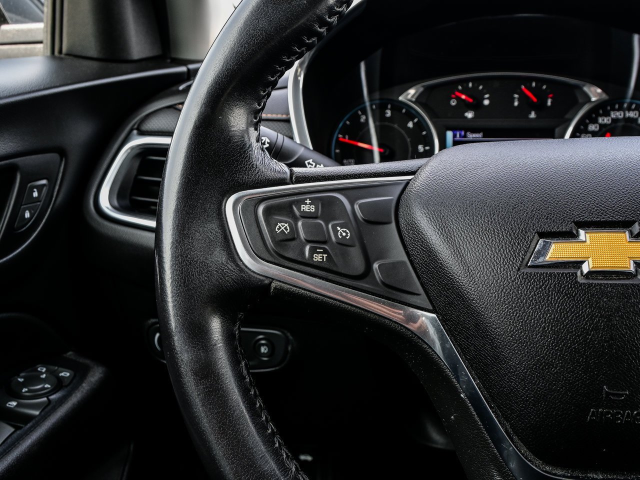 2018 Chevrolet Equinox AWD 4dr Premier w/3LZ Blue Sherwood Park - photo #22