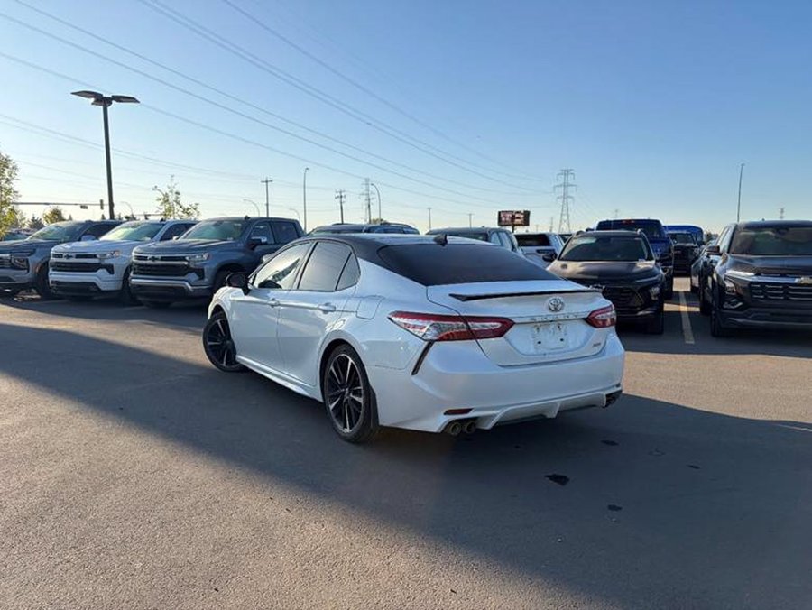 2020 Toyota Camry XSE FWD 2.5L | Panoramic Sunroof Wind Chill w/Black Roof