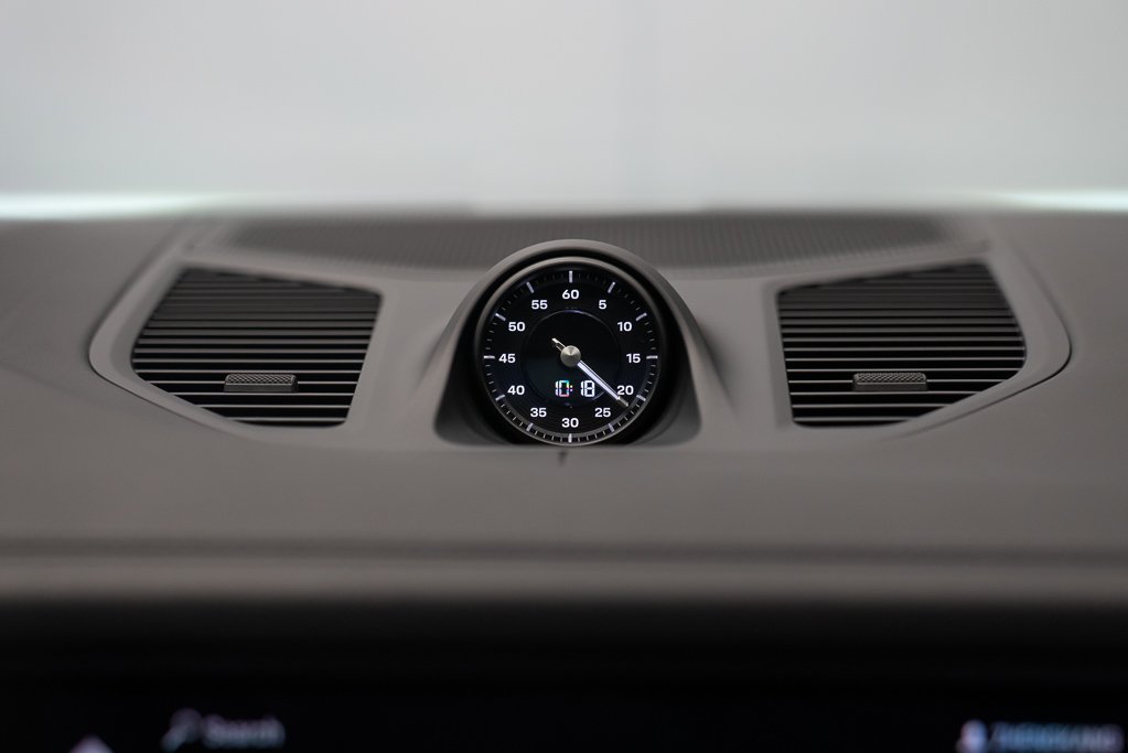 2024 Porsche Cayenne White Saint-Eustache - photo #18