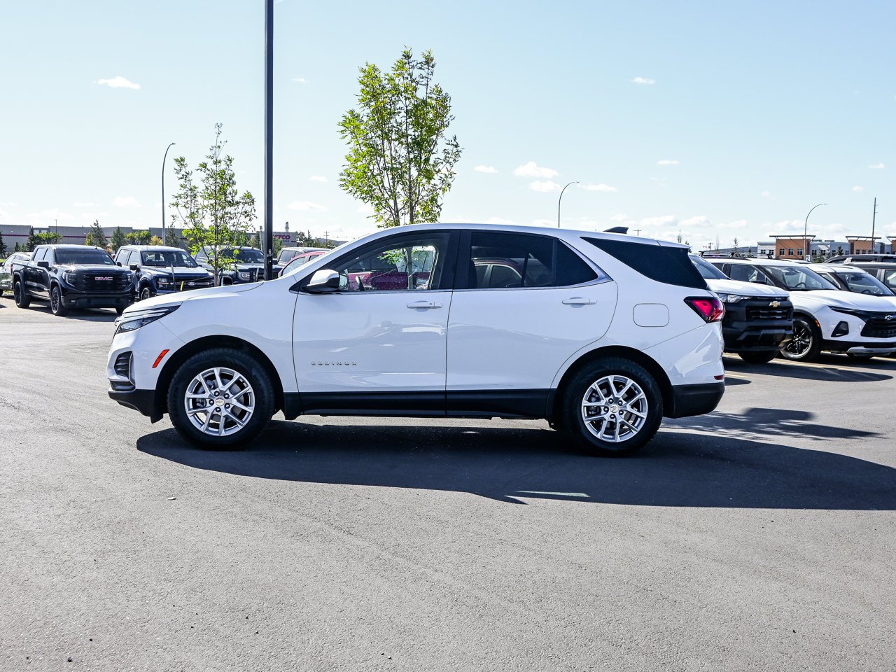 2024 Chevrolet Equinox AWD 4dr LT White Sherwood Park - photo #9