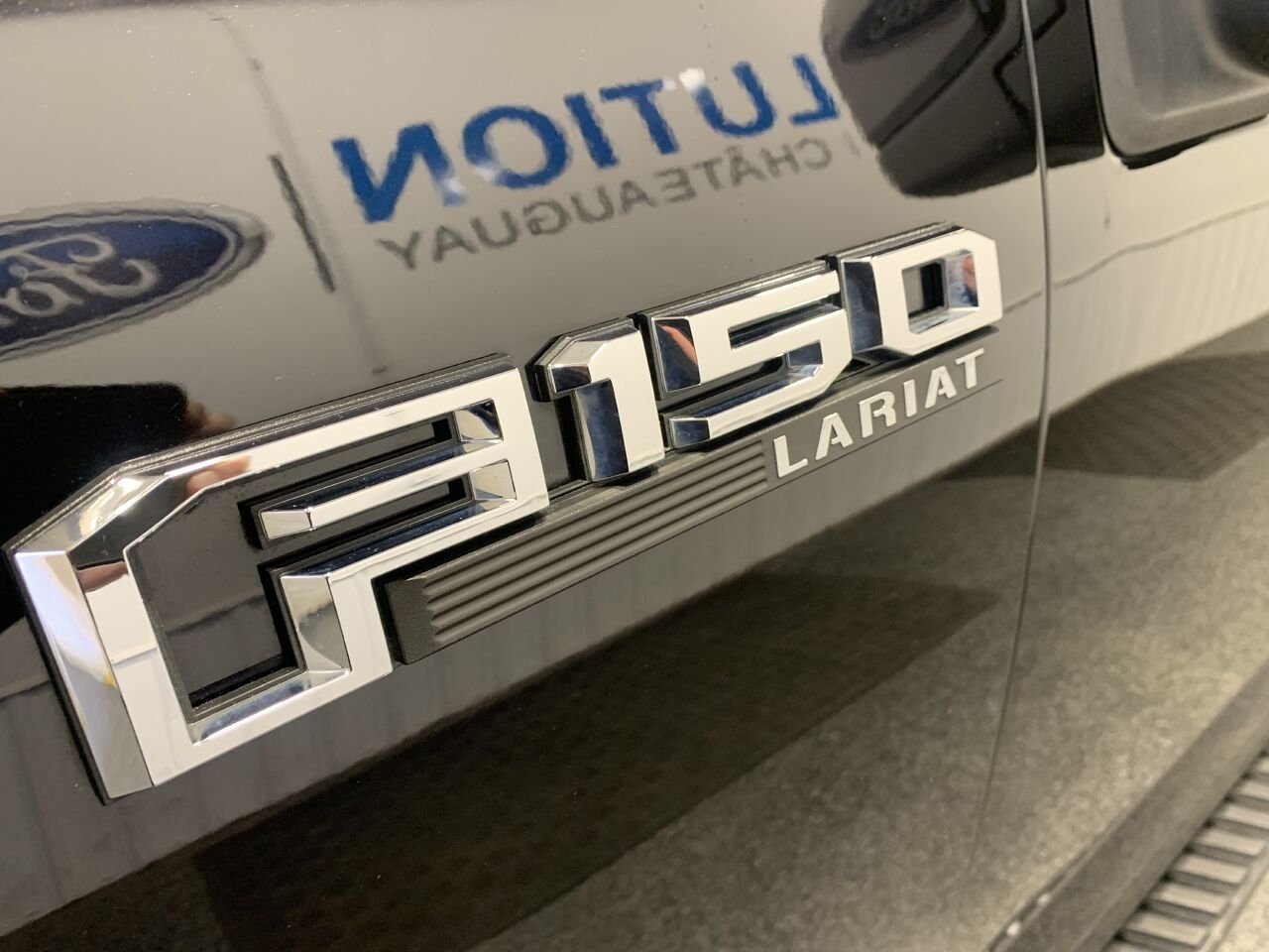 Ford F-150 SUPERCREW LARIAT LARIAT cabine SuperCrew 4RM caisse de 5,5 pi 2019 Noir Châteauguay - photo #3