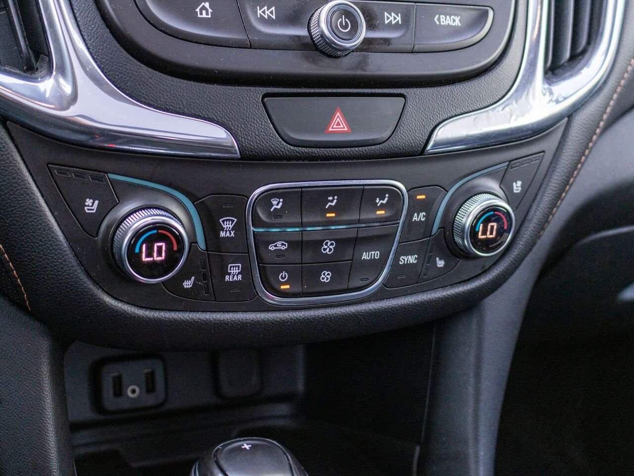 Chevrolet Equinox Premier , AWD 2018 Rouge Châteauguay - photo #16