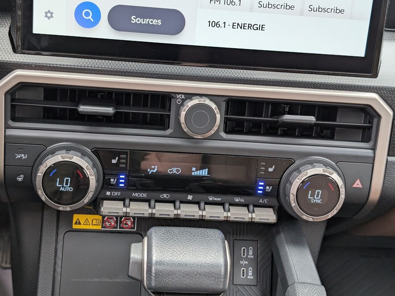Toyota 4Runner LIMITED/AWD/SIÈGES CHAUFFANTS/TOIT OUVRANT/VOLANT CHAUFFANT/BLUETOOTH/AC BIZONE 2025 Gris Underground Sherbrooke - photo #10