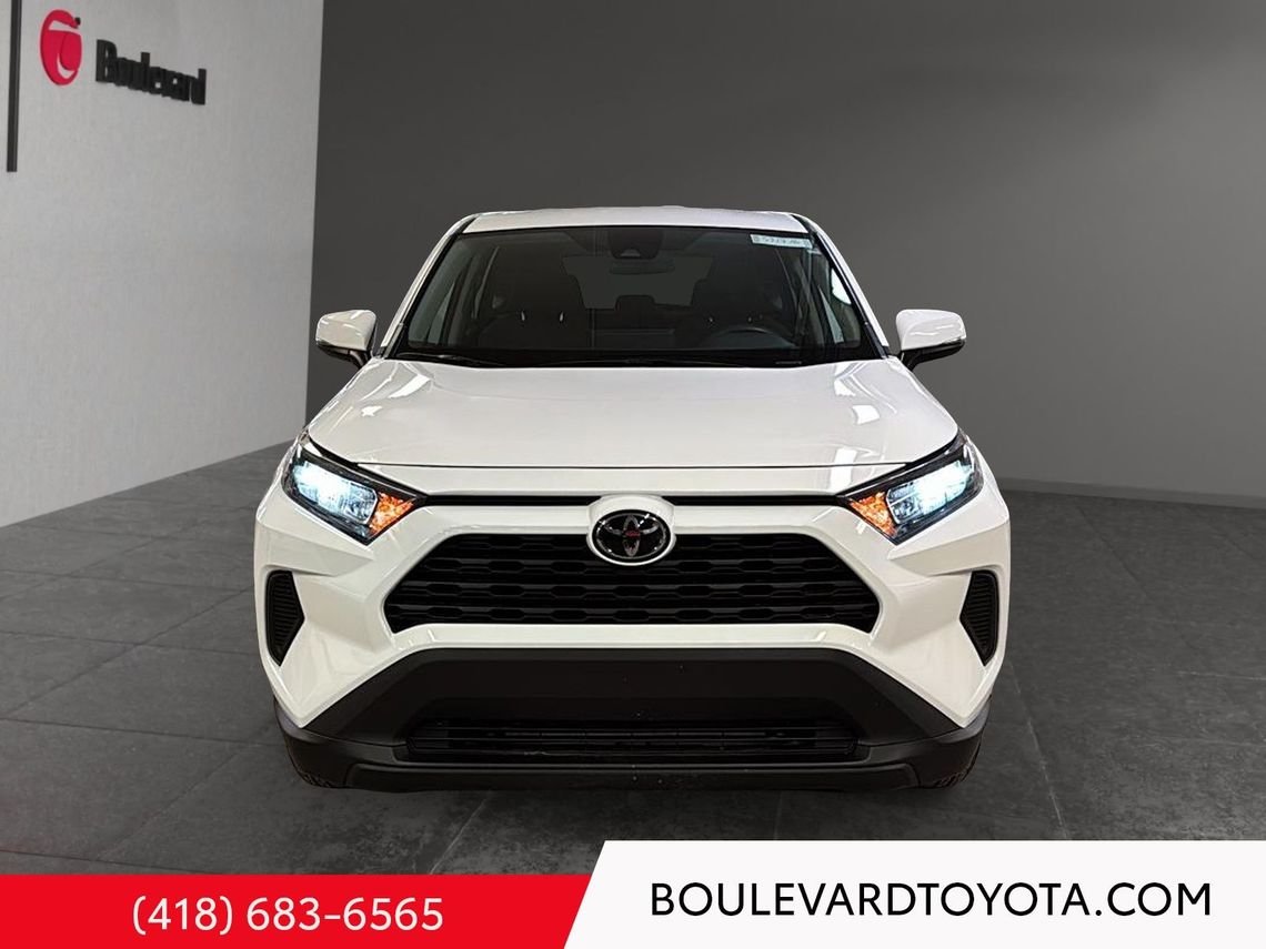 Toyota RAV4 531716-114 | LE 2024 Blanc Québec - photo #1