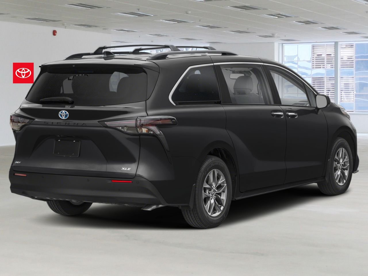 2026 Toyota Sienna Midnight Black Metallic Mont-Laurier - photo #2
