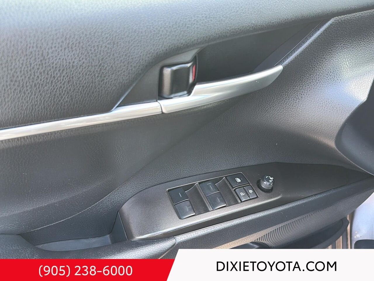 2024 Toyota Camry HYBRID LE / CLEAN CARFAX / ALLOY WHEELS / TOYOTA SAFETY SENSE / CARPLAY AND ANDROID AUTO Grey Mississauga - photo #7