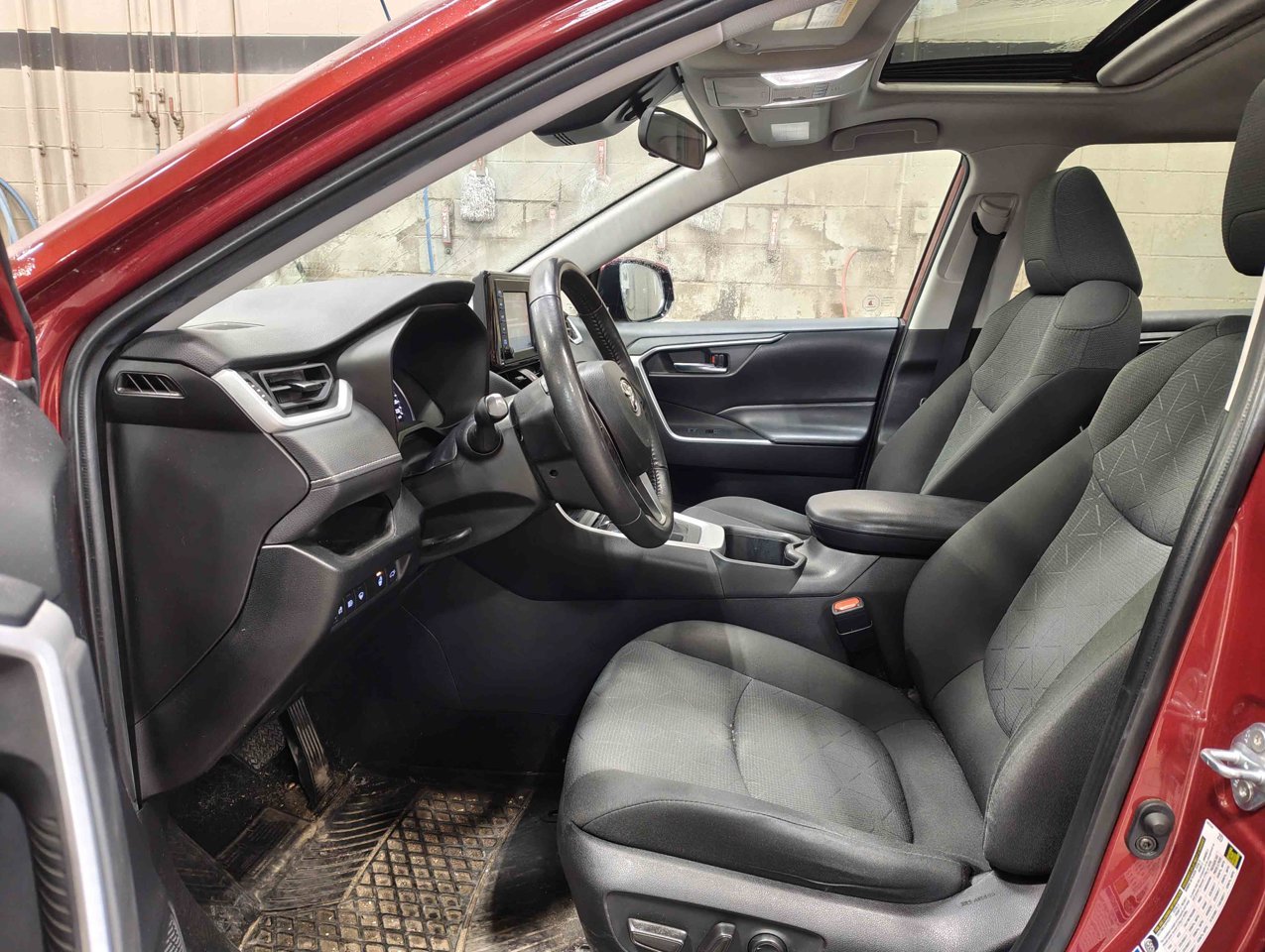 2022 Toyota RAV4 XLE AWD Red Sherwood Park - photo #7