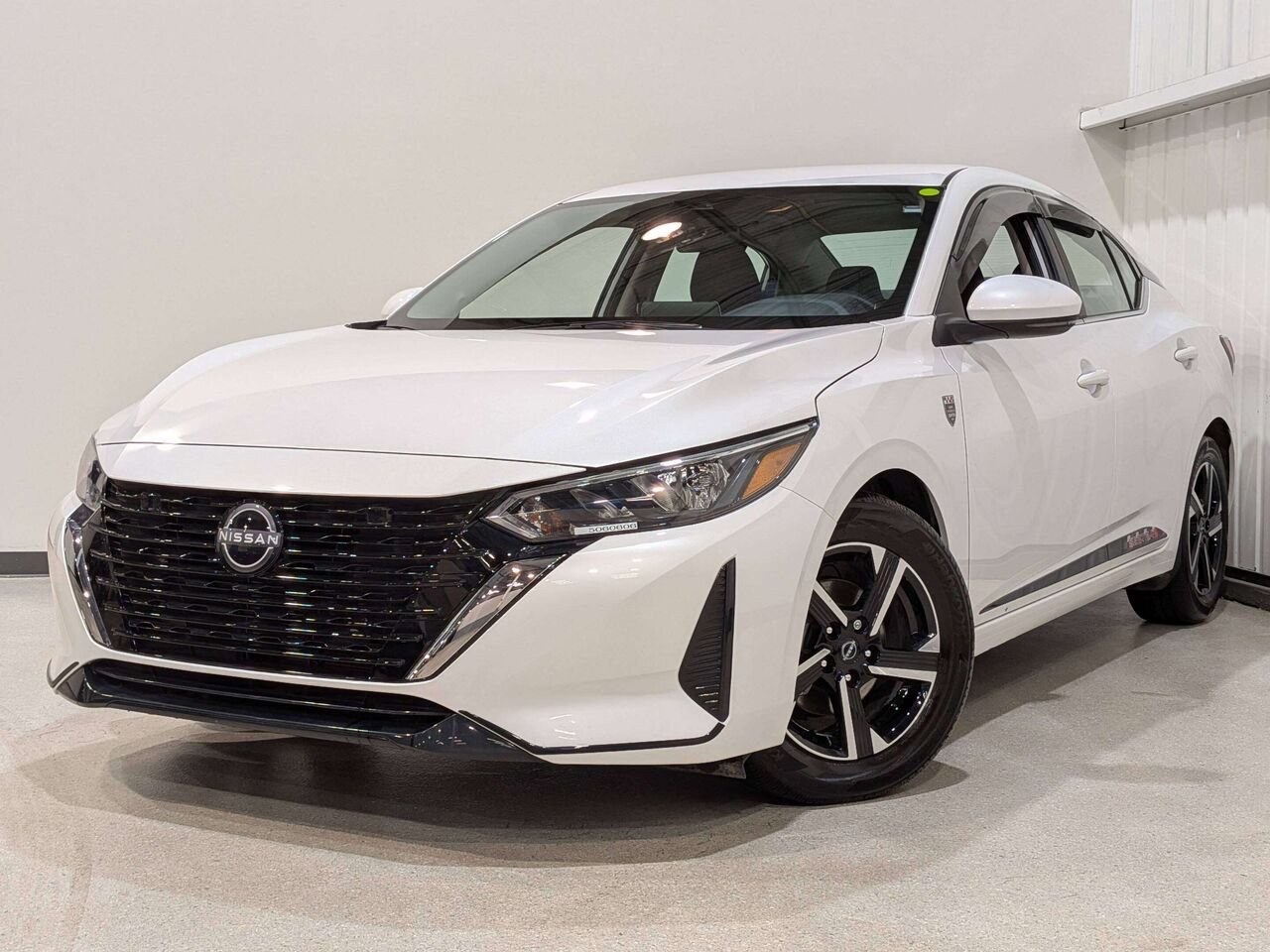 2024 Nissan Sentra SV CVT White Val-David - photo #0