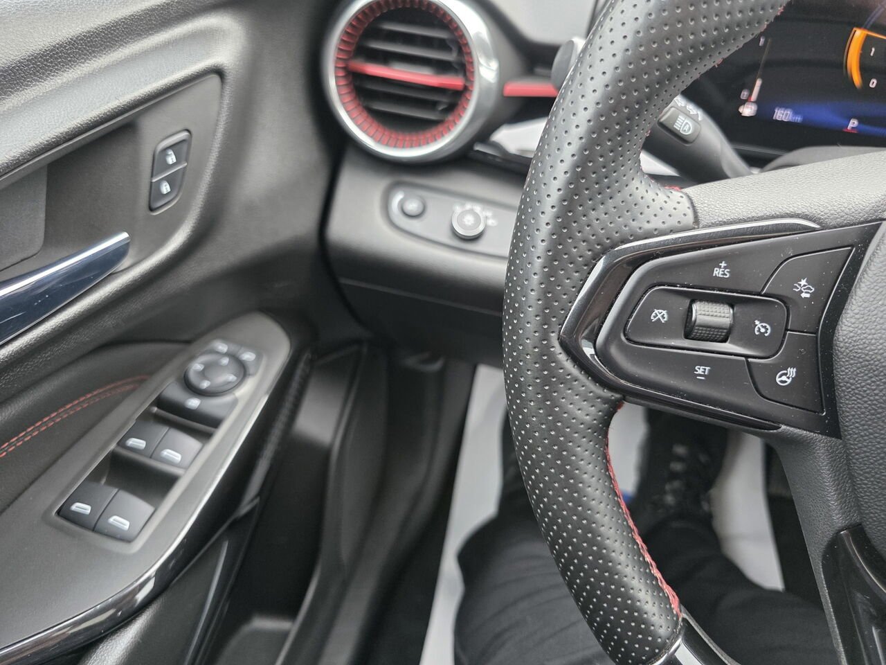 2024 Chevrolet Trax 2RS Black Rouyn-Noranda - photo #28