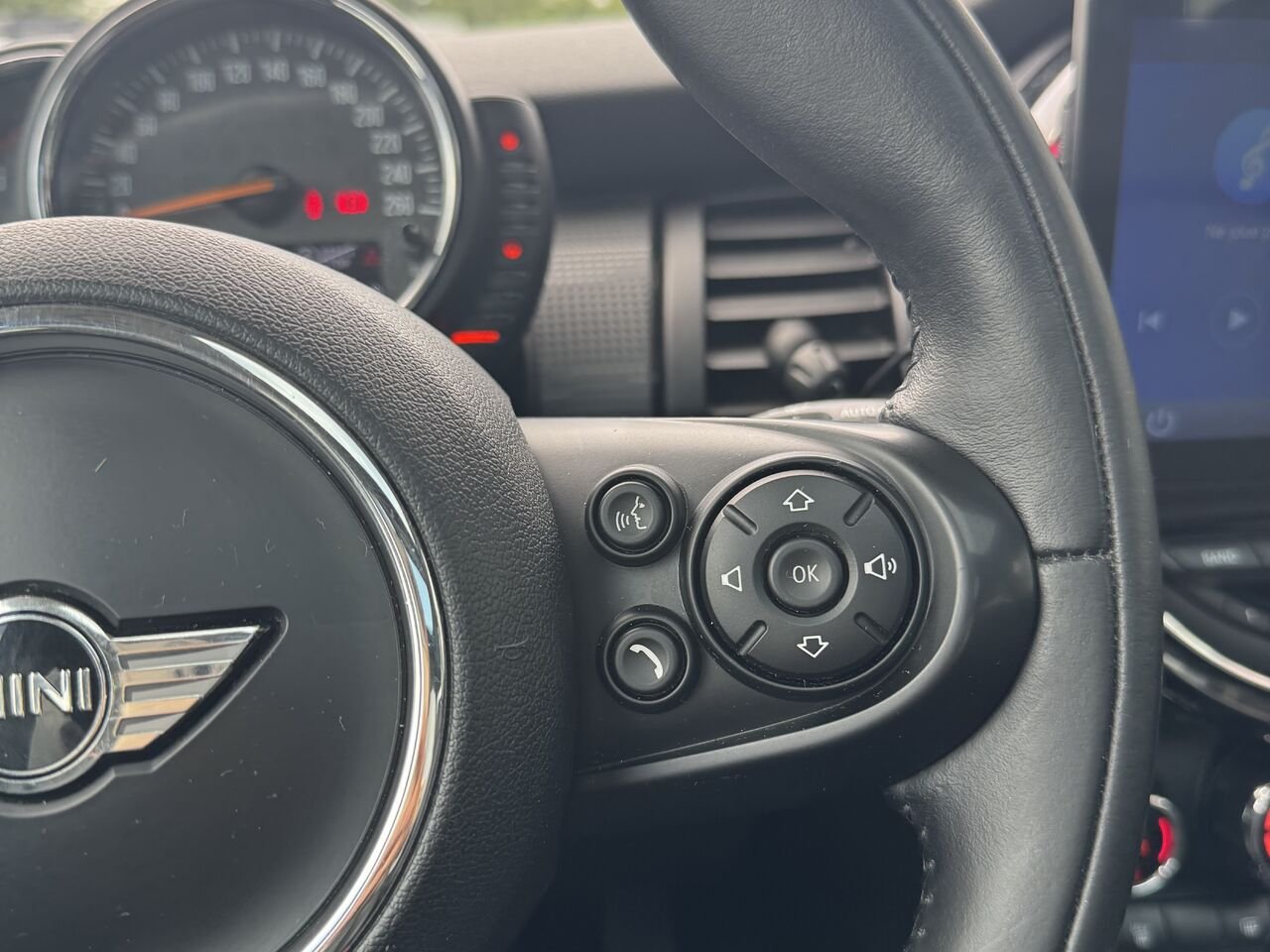 MINI Cooper toit rigide 5 portes 2015 Vert Granby - photo #16