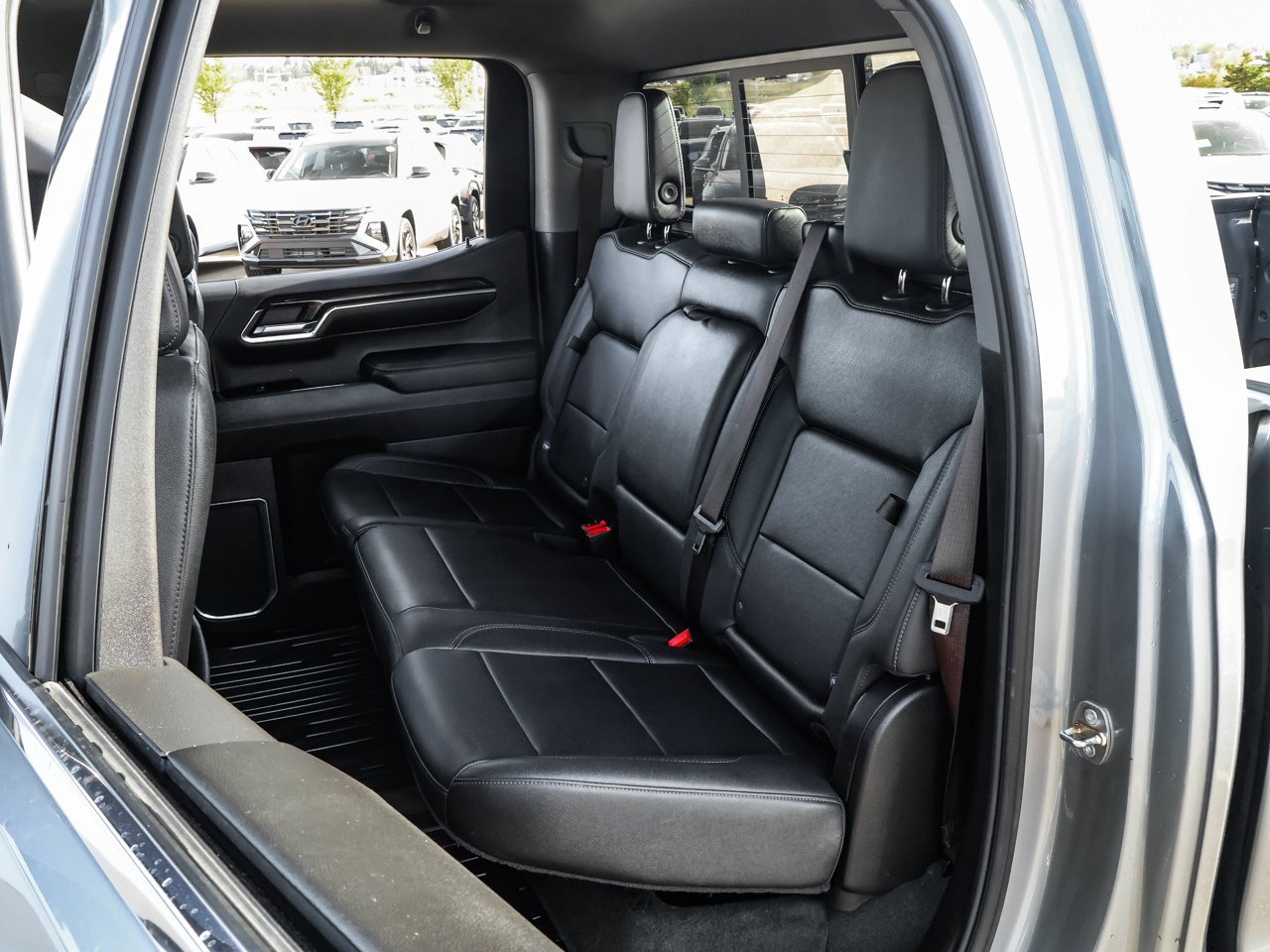 2024 GMC Sierra 1500 4WD Crew Cab 147 SLT Grey Sherwood Park - photo #15