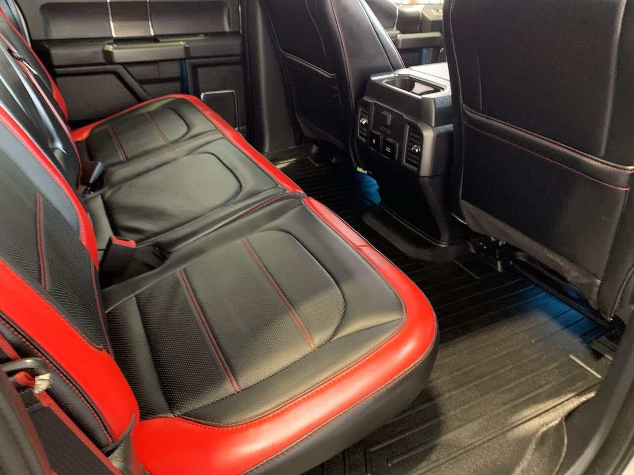 Ford F-150 LARIAT, EDITION SPECIALE, 3.5L, 157 WB, 2019 Argent Châteauguay - photo #14