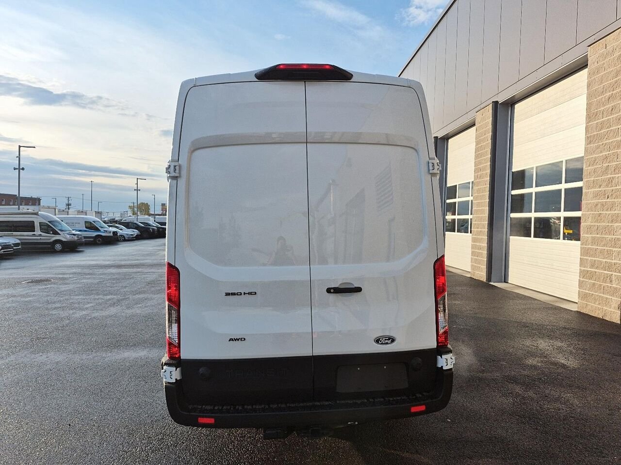Ford Transit fourgon utilitaire 27027 | BASE 2027 Blanc Oxford Saint-Jérôme - photo #4