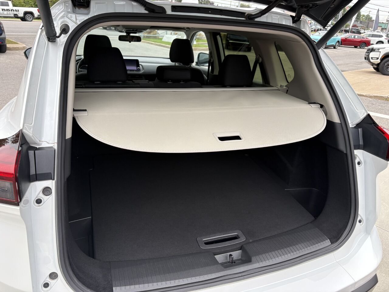 2024 Nissan Rogue SV AWD White Châteauguay - photo #15